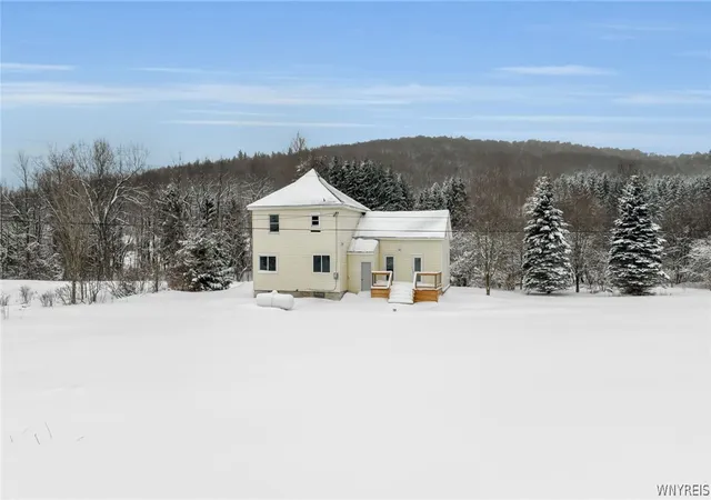 Homes for sale in Yorkshire, NY | 4282 Gun Barrel Rd, Yorkshire, NY 14042 | MLS# B1663800