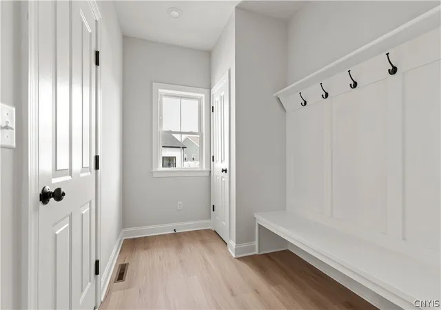 Photo 3 of Single family home for sale at 1954 N Ridge Dr, Chittenango, NY 13037 | MLS# S1664079 | Listing updated on 2026-03-31