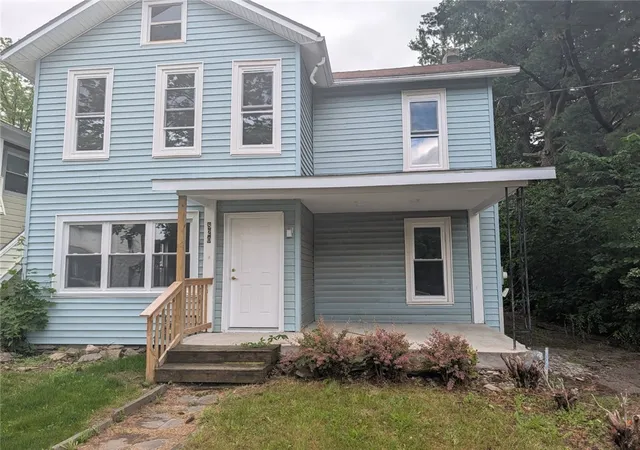 Photo 1 of Single family home for sale at 820 Lincoln St, Elmira, NY 14901 | MLS# R1663778 | Listing updated on 2026-07-11