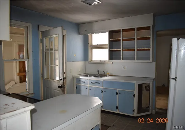 Photo 3 of Sale Pending at 713 Oneida St, Fulton, NY 13069 | MLS# S1664103 | Listing updated on 2026-03-29