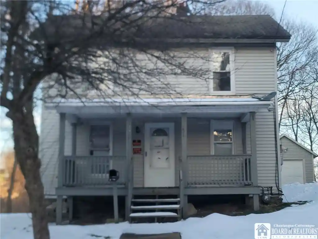 Photo 1 of Sale Pending at 131 Fairview Ave, Jamestown, NY 14701 | MLS# R1664076 | Listing updated on 2026-10-09
