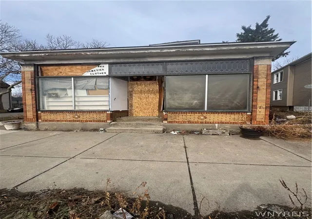 2nd image of 944 Walden Ave, Buffalo, NY 14211 | MLS# B1664329