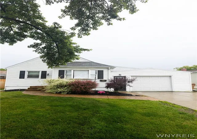 2nd image of 63 Sprucewood Dr, Buffalo, NY 14227 | MLS# B1663887