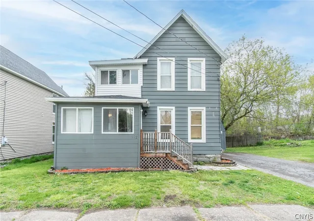 Homes for sale in Watertown City, NY | 572 Snell St, Watertown City, NY 13601 | MLS# S1664341