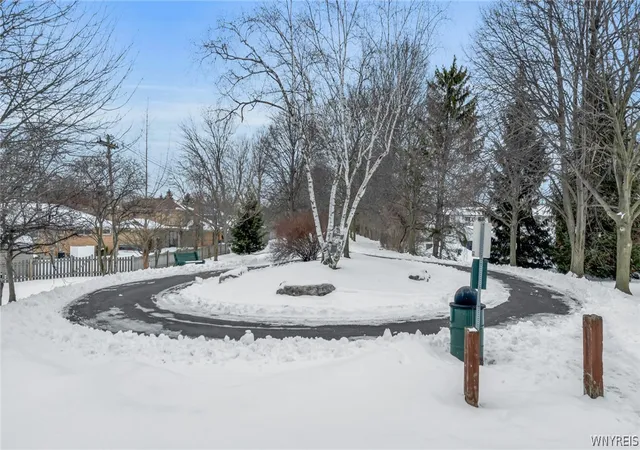 2nd image of 335 S Cayuga Rd, Buffalo, NY 14221