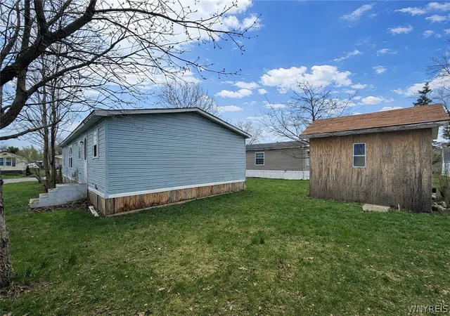 4th image of 455 Chestnut Dr, Lockport, NY 14094 | MLS# B1664411