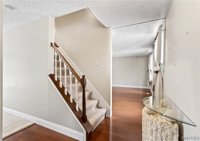 Photo 3 of Sale Pending at 5007 Overlook, Hamburg, NY 14075 | MLS# B1664401 | Listing updated on 2026-05-17