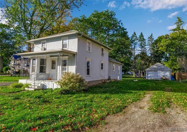 Homes for sale in Cambria, NY | 2961 Franklin St, Cambria, NY 14132 | MLS# B1664762