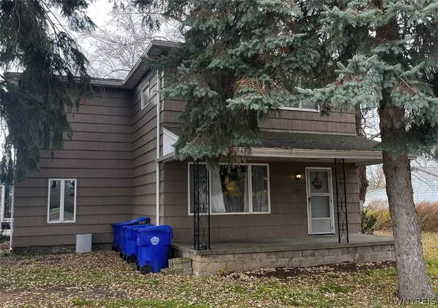 Homes for sale in West Seneca, NY | 2701 Clinton St, West Seneca, NY 14224 | MLS# B1664728