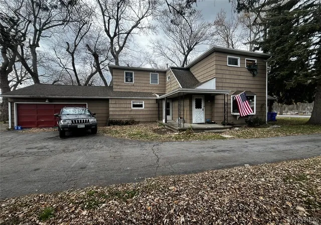 Homes for sale in West Seneca, NY | 2701 Clinton St, West Seneca, NY 14224 | MLS# B1664728