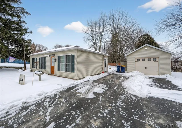 2nd image of 5677 Eastwood Dr, Verona, NY 13478 | MLS# B1664107