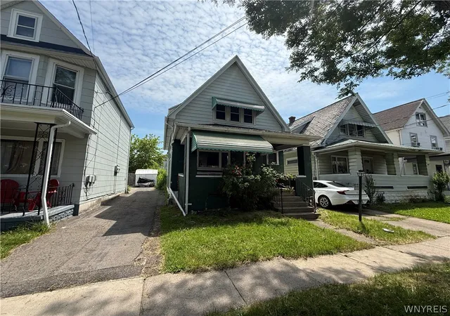 1st image of 187 Condon Ave, Buffalo, NY 14207 | MLS# B1664412