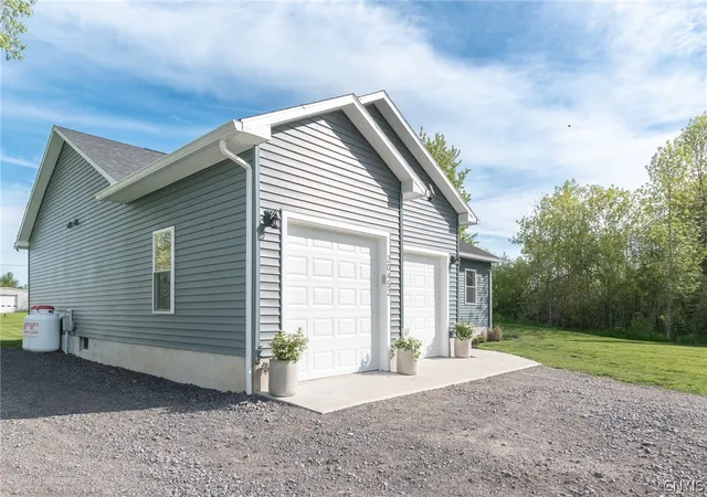 Homes for sale in Lyme, NY | 20452 S Shore Rd, Lyme, NY 13693 | MLS# S1664893
