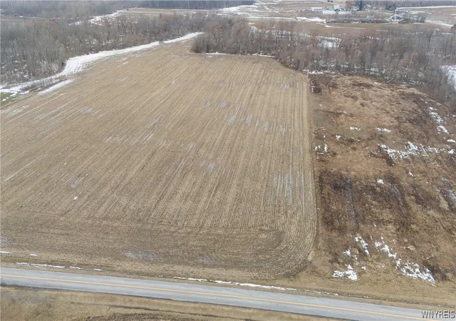 4th image of 2684 Daniels Rd, Wilson, NY 14172 | MLS# B1664908