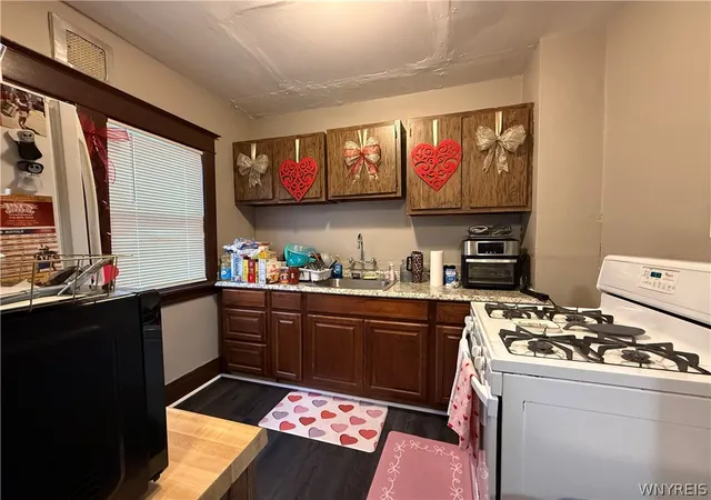 Homes for sale in Buffalo, NY | 228 Newfield St, Buffalo, NY 14207 | MLS# B1664087