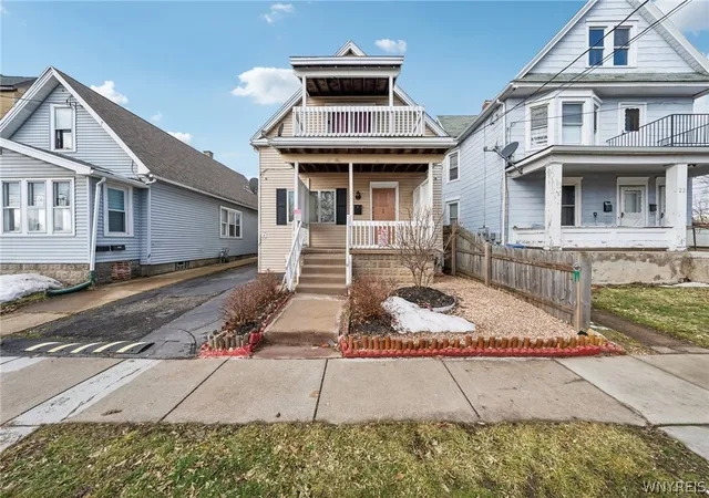 Homes for sale in Buffalo, NY | 20 Deer St, Buffalo, NY 14207 | MLS# B1665438