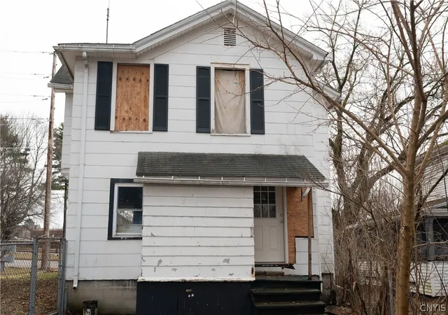 Listing Photo 4 - Condo for sale in building located at 31 Arterial W, Auburn, NY 13021