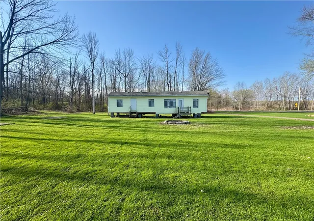 Homes for sale in Wolcott, NY | 8208 Walnut Rd, Wolcott, NY 14590 | MLS# R1665744