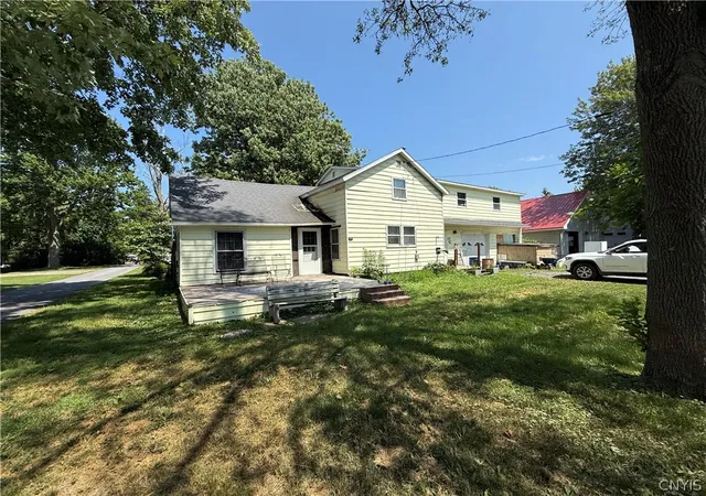 Homes for sale in Cape Vincent, NY | 352 S Real St, Cape Vincent, NY 13618 | MLS# S1666155