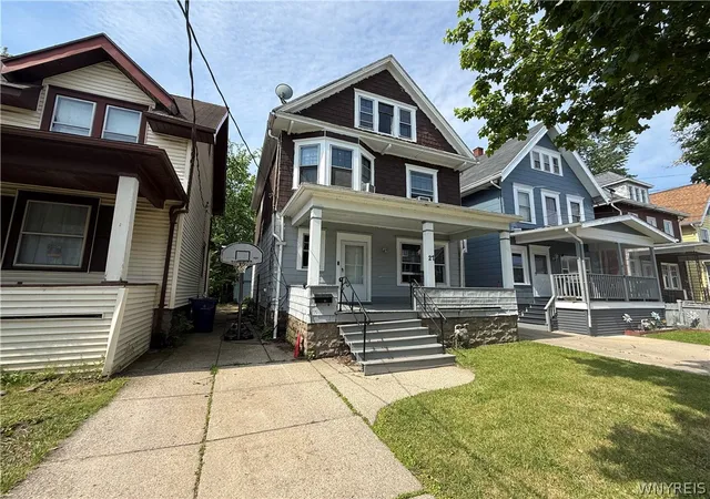 1st image of 27 Albert Ave, Buffalo, NY 14207 | MLS# B1664786