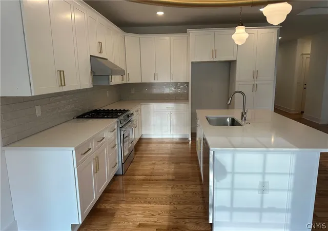 3rd image of 8530 Angus Path, Cicero, NY 13039 | MLS# S1666473