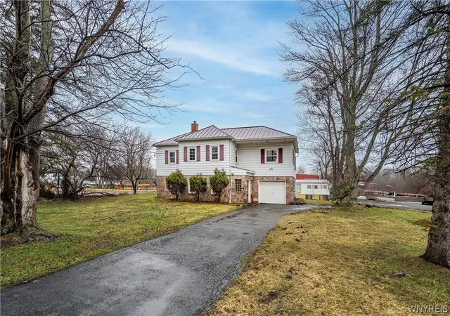 Homes for sale in Clarence, NY | 8465 Transit Rd, Clarence, NY 14051 | MLS# B1666587