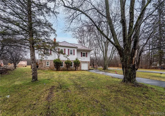 Homes for sale in Clarence, NY | 8465 Transit Rd, Clarence, NY 14051 | MLS# B1666587