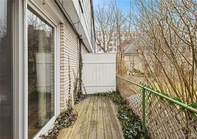 2nd image of 216 Summer St, Buffalo, NY 14222