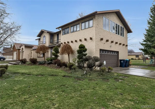 Homes for sale in Grand Island, NY | 660 S Colony Rd, Grand Island, NY 14072 | MLS# B1666730