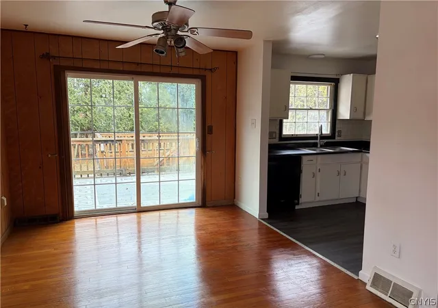 Homes for sale in Whitestown, NY | 103 Monroe St, Whitestown, NY 13424 | MLS# S1666774
