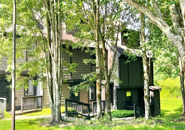 Homes for sale in Ellicottville, NY | 118 Holiview, Ellicottville, NY 14731 | MLS# B1666791