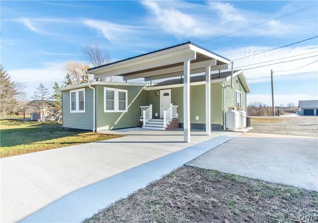 Photo 5 of Single family home for sale at 17079 May Irwin Rd, Clayton, NY 13624 | MLS# S1666548 | Listing updated on 2026-07-19