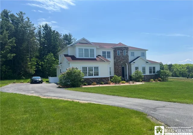 3rd image of 57 Grandview Ave, Busti, NY 14750 | MLS# R1666045