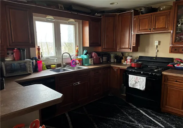 Photo 2 of Sale Pending at 15 Layton St, Lyons, NY 14489 | MLS# R1666058 | Listing updated on 2026-07-28