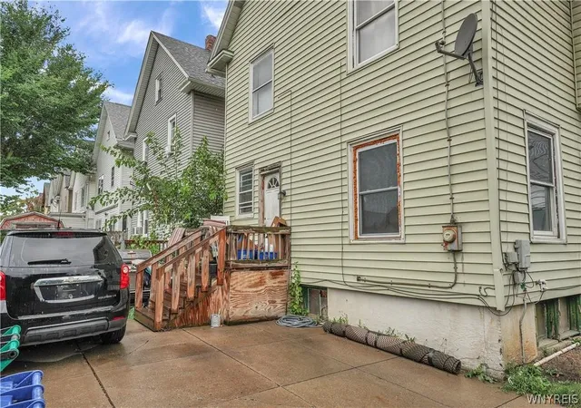Homes for sale in Buffalo, NY | 109 Stanley St, Buffalo, NY 14206 | MLS# B1666999