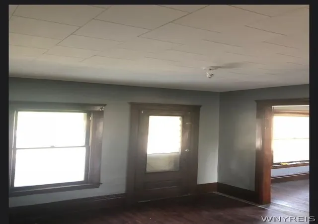 Homes for sale in Buffalo, NY | 109 Stanley St, Buffalo, NY 14206 | MLS# B1666999