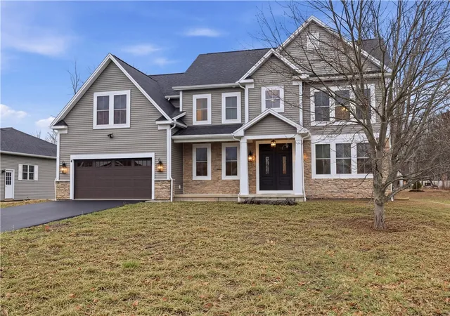 3rd image of 8 Nightfrost Ln, Henrietta, NY 14467 | MLS# R1663451