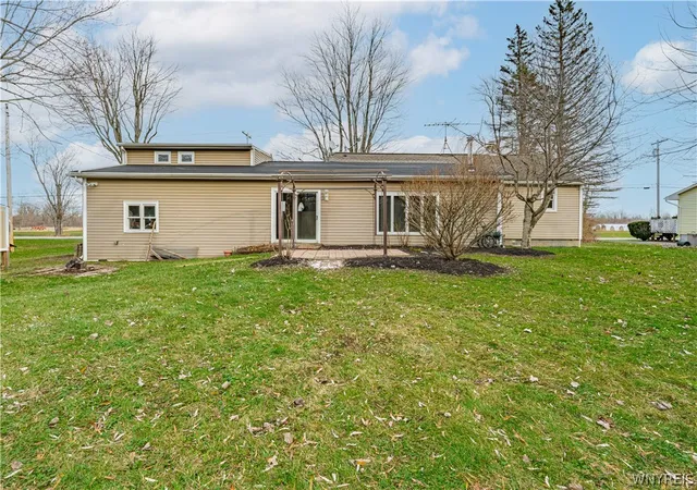 3rd image of 7330 Salt Rd, Clarence Center, NY 14032 | MLS# B1667371