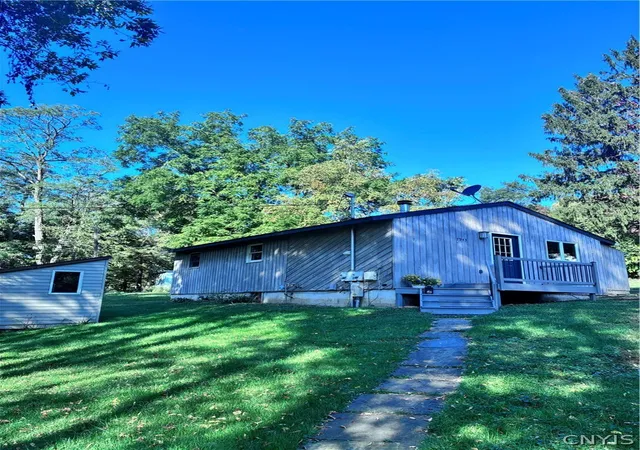 Homes for sale in Manlius, NY | 7943 E Genesee St, Manlius, NY 13066 | MLS# S1667664