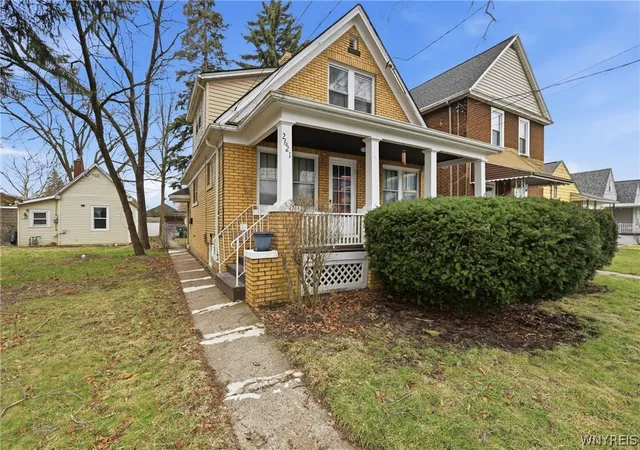 2nd image of 2621 Welch Ave, Niagara Falls, NY 14303 | MLS# B1667704