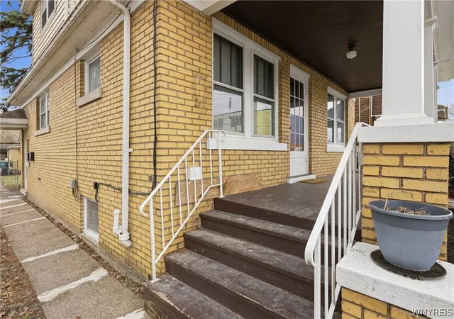 3rd image of 2621 Welch Ave, Niagara Falls, NY 14303 | MLS# B1667704