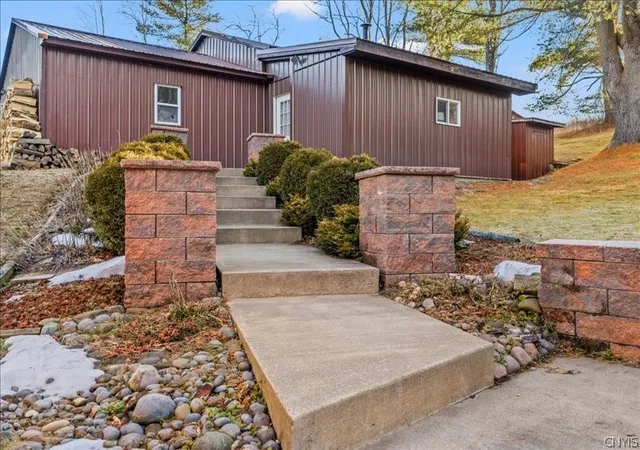2nd image of 144 Owlville Rd, Bainbridge, NY 13733 | MLS# S1666985