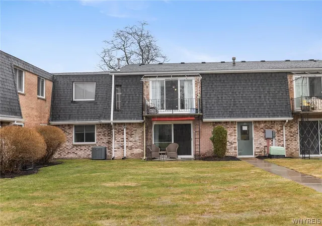 Homes for sale in Amherst, NY | 70 Foxberry Drive, Amherst, NY 14068 | Houzeo