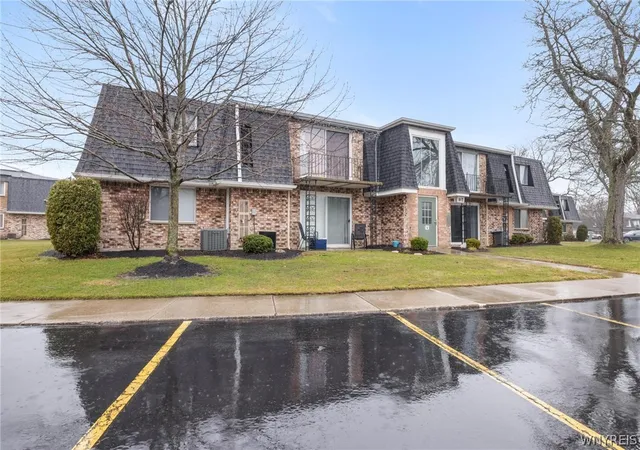 Homes for sale in Amherst, NY | 70 Foxberry Dr #A, Amherst, NY 14068 | MLS# B1665969