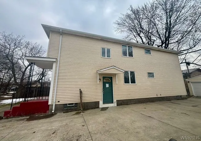 Photo 3 of Sale Pending at 40 Marie Ave, Buffalo, NY 14227 | MLS# B1668004 | Listing updated on 2026-06-25