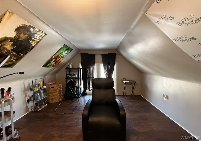 17th image of 121 Riverside Ave, Buffalo, NY 14207 | MLS# B1664100