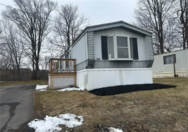 Homes for sale in Herkimer, NY | 239 Colonial Cir, Herkimer, NY 13502 | MLS# S1668163