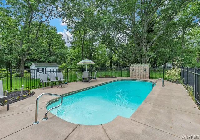 Photo 4 of Single family home for sale at 6970 Lake Shore Rd, Derby, NY 14047 | MLS# B1667970 | Listing updated on 2026-06-12