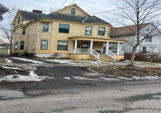 2nd image of 110 Clinton Pl, Utica, NY 13501 | MLS# S1667942