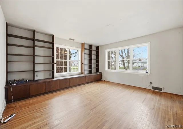 Photo 5 of Sale Pending at 48 Century Dr, Buffalo, NY 14224 | MLS# B1668397 | Listing updated on 2026-08-04